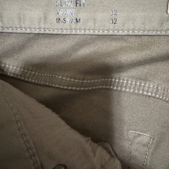 Men’s slim fit travel pant from Banana Republic | 32x32 - Picture 7 of 10